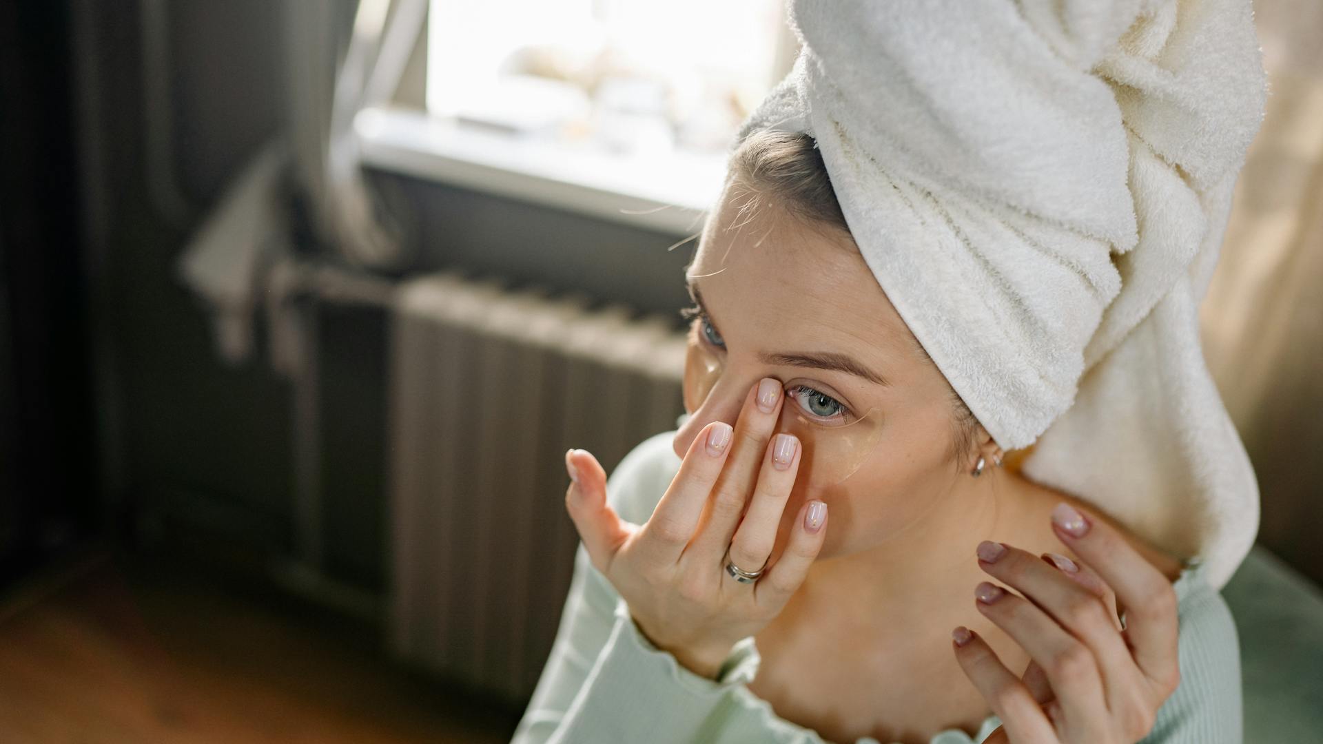 Les erreurs les plus fréquentes dans les soins du contour des yeux