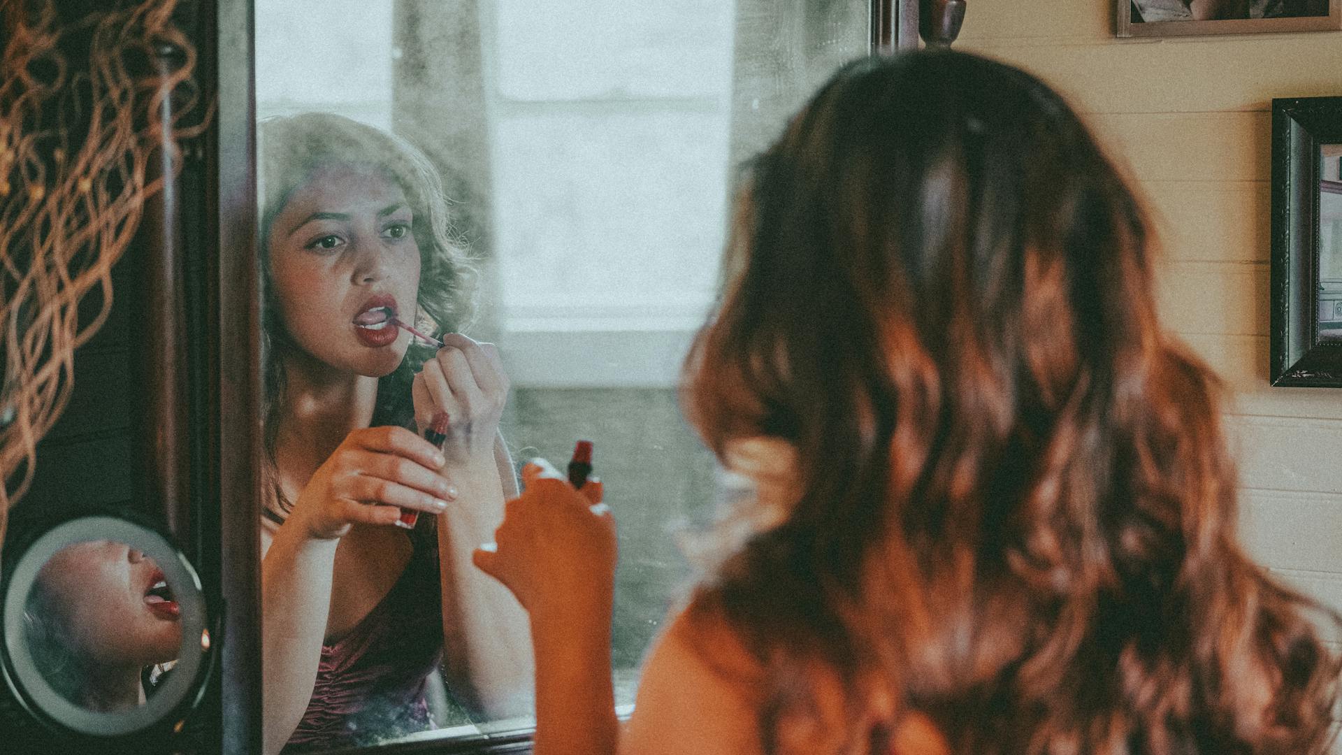 Maquillage des lèvres : les différences entre gloss, baume et rouge à lèvres