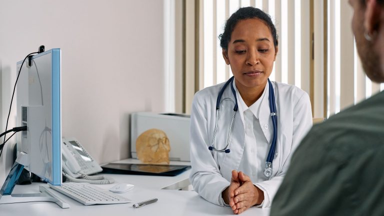 Comment choisir une clinique spécialisée en greffe capillaire ?