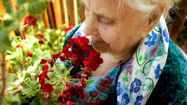 Quel parfum choisir pour une femme de 60 ans ?
