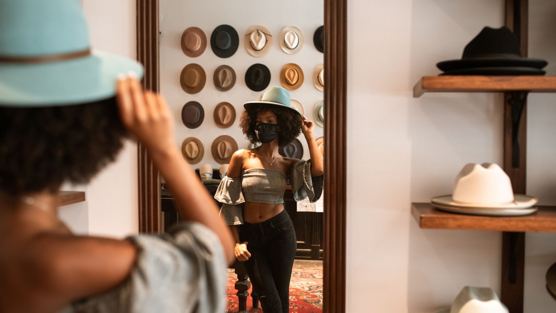 Comment choisir un chapeau femme avec assurance ?