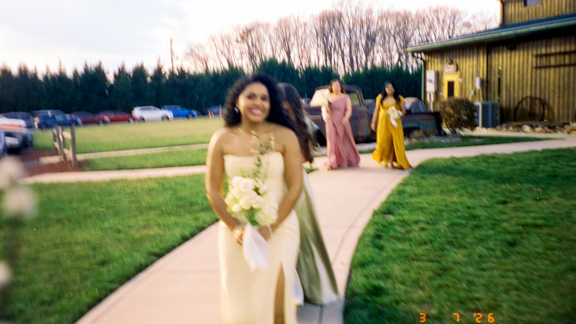 Comment choisir une robe longue pour invitée de mariage ?